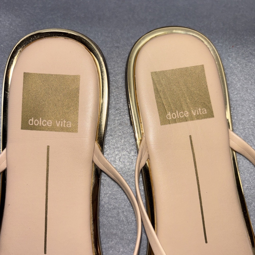 Dolce Vita Nude Thong T Strap Leather Flip Flops Gold Trim Women's 8.5 EC - Picture 8 of 16